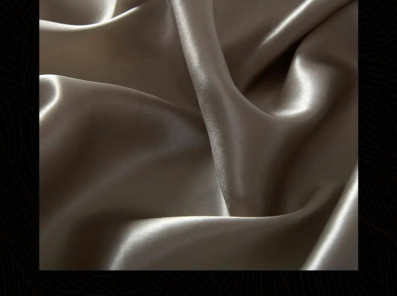 Lavish Comfort: 100% Pure Mulberry Silk Bed Sheet - Seamless Luxury